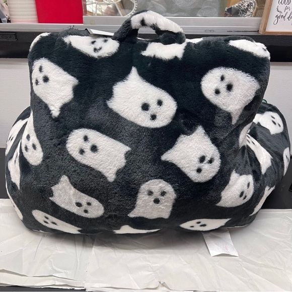 Storehouse Seasonal Oversized Ghost Backrest Pillow - Picture 6 of 6